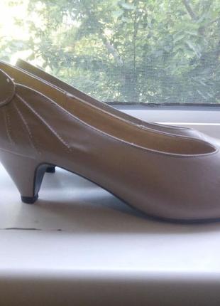Жіночі туфлі човники з натуральної шкіри made in england