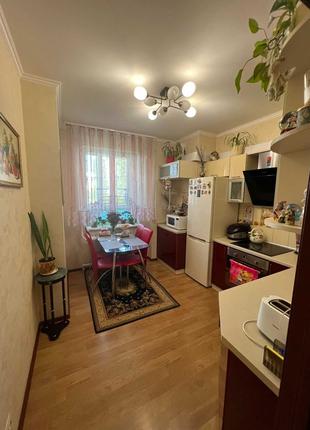 Продам квартиру з ремонтом 60 кв.м. на Сахарова