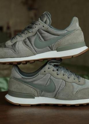 Женские кроссовки nike internationalist