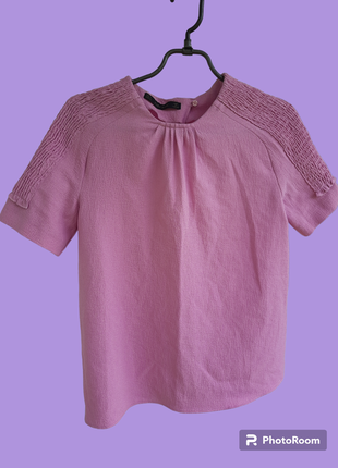 Очень красивая розовая футболка блуза майка топ жатка от zara