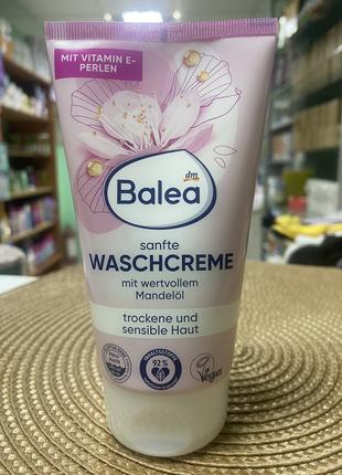 Крем для вмивання з мигдальною олією Balea Sanfte Waschcreme 1...
