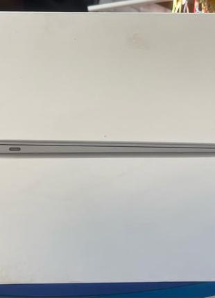 Коробка від MacBook Air 13-inch A1932