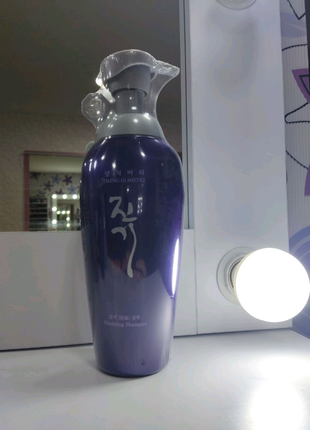 Регенереруючий шампунь Daeng Gi Meo Ri Vitalizing Shampoo, 500 ml
