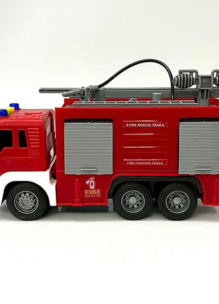 Іграшка Пожежна Машина Бризкає Водою зі Звуковими та світловим...