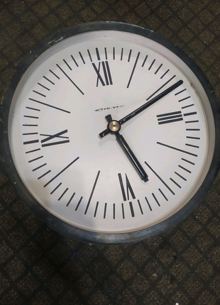 Часы Янтарь СССР настенные маятниковые