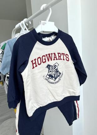 Комплект свитшот и джоггеры "hogwarts" от h&m для мальчиков