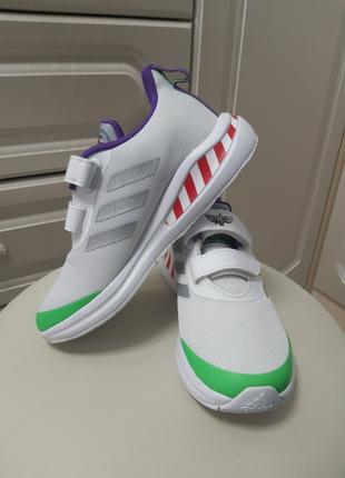 Кроссовки adidas для девочки. 32 Размер. Стелька 20,5см.