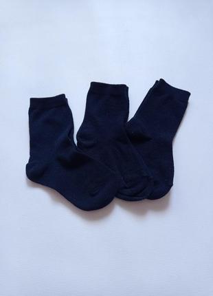 Темно синие носочки на 3-4 года.