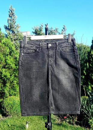 Серая джинсовая юбка миди с разрезами