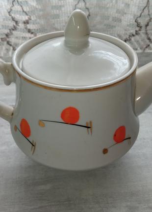Білий чайник, для заварювання чаю та кави, з кришечкою