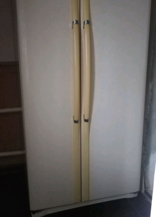 Продам холодильник шкаф LG