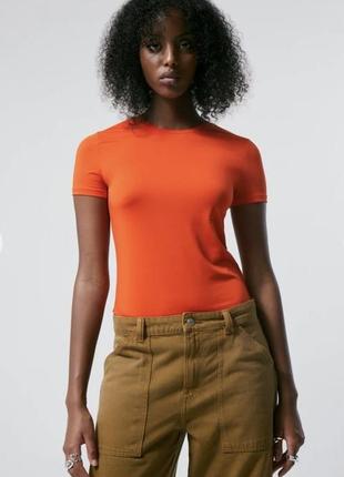 Облегающая эластичная тонкая футболка оранжевого оттенка от we...