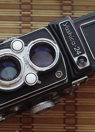 Среднеформатный Фотоаппарат Yashica 24 Yashinon 80mm 3.5 + кофр