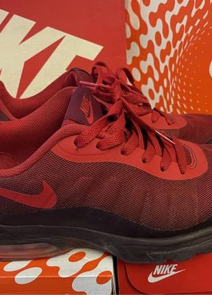 Nike invigor red best sale