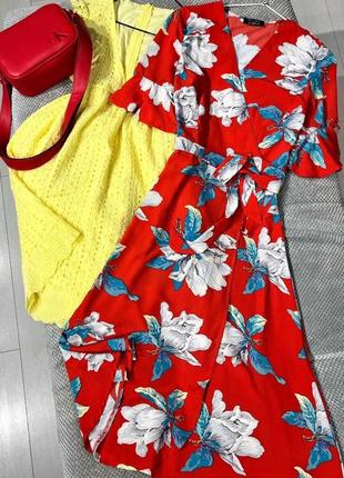 Изысканное новое красное платье платья на запах в цветочный пр...