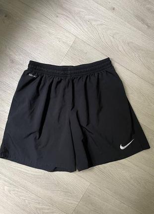 Продам чоловічі спортивні шорти Nike