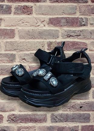Суперские  черные босоножки сандали с камнями. lonza  размер 36.