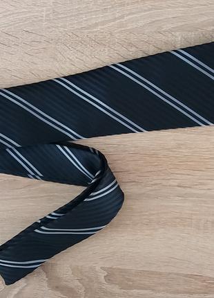Фирменный мужской галстук