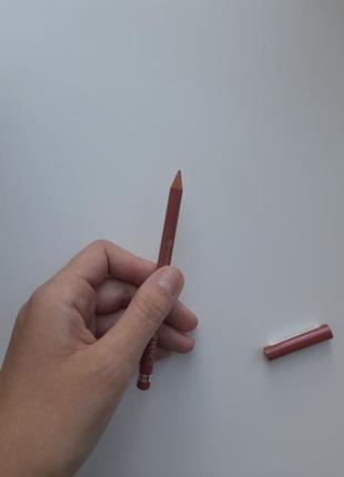 Олівець для губ від essence