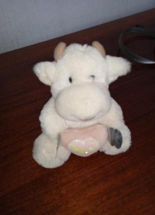 Мягкая игрушка влюбленная овечка в подарок сердечко подушка
