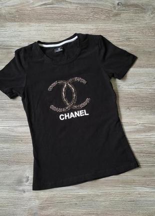 Женская футболка в стиле chanel