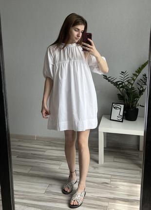 Коротка біла сукня плаття пишне біле коротке