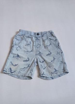 Zara. джинсовые шорты с акулами на 3-4 года.