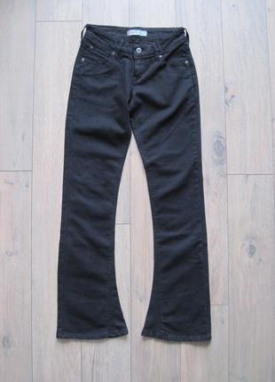 Levis 472 (26/s) розкльошені джинси жіночі