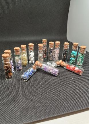 Натуральні камені в пляшках, декор та медитація