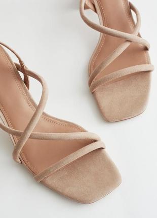 Босоножки strappy block heel sandals cos / 37, 39