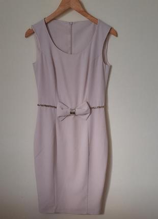Скуня (платье) нарядная, персикового цвета.