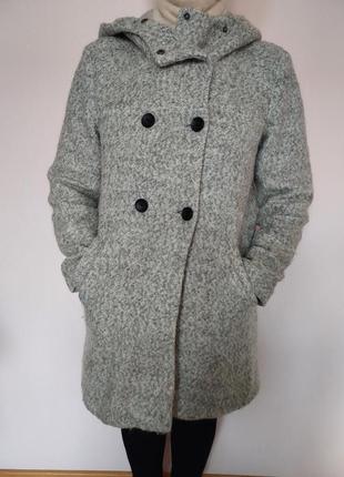 Пальто женское с капюшоном 50-52 размера