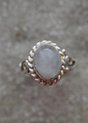 Кольцо лунный камень в серебре. размер 16 . Индия