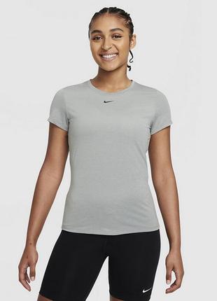 Крутая, оригинальная футболка nike womens gray center logo