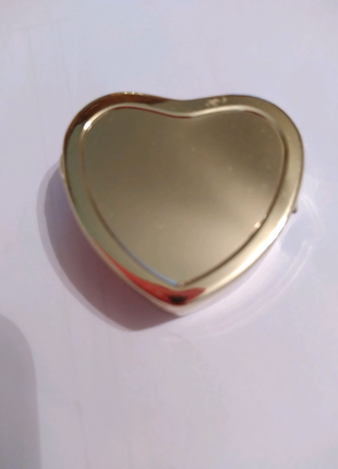 Таблетниця "Серце" кишенькова металева 3,8×3,5×1,5см імпортна