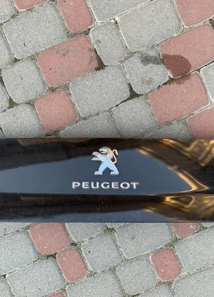 Молдинг накладка крышки багажника Peugeot 508 седан 9670813480