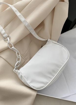 Женская маленькая сумка багет XM7257 через плечо белая