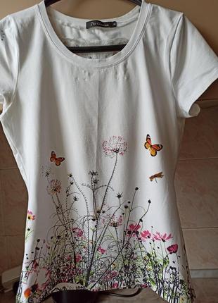 Красивая блуза с бабочкой льа камушками.