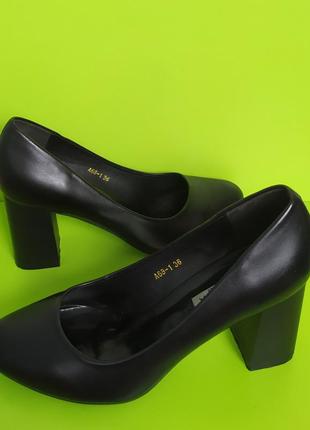 Чёрные туфли на устойчивом каблуке loreta, 36