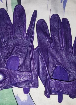 Укороченные кожаные перчатки без подкладки спортивного стиля