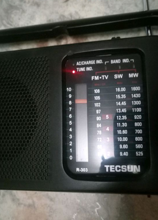Радиоприёмник Tecsun R-303.В отличном состоянии
