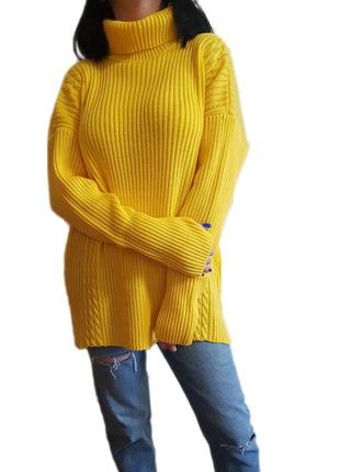 Модный теплый удлиненный свитер