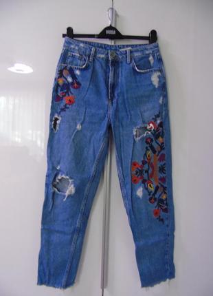 Модні стильні джинси жіночі з вишивкою pull & bear