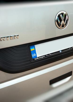 Пластиковая накладка на крышку багажника Черная для Volkswagen...