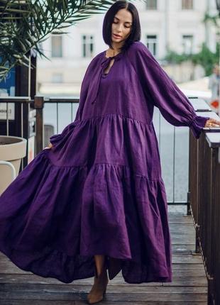 Фиолетовое платье оверсайз с воланами и рукавами-фонариками из...