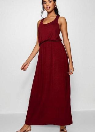 Довга сукня бордового кольору