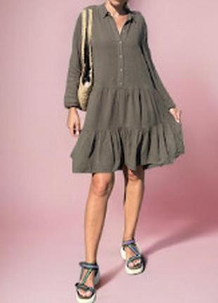Стильное свободное платье цвета хаки с длинным рукавом
