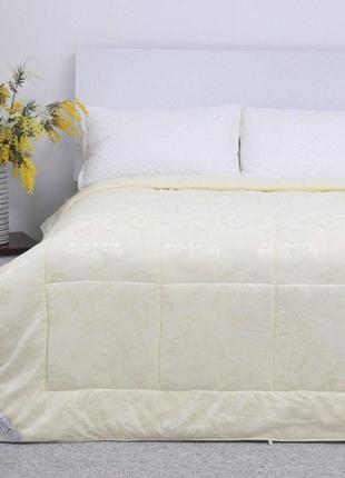 Одеяло с шелковым волокном 2,5 кг200*230 фирма kunmeng