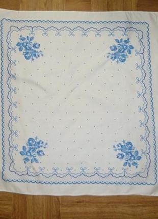 Легкий платок белый в синих цветах,61см/62см,винтаж