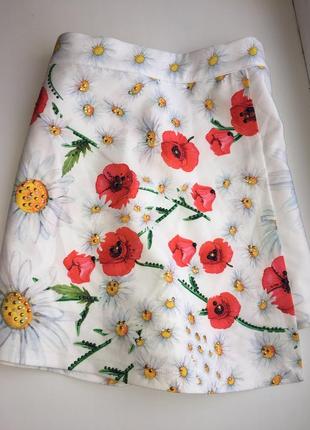 Юбка шорты с высокой талией  в цветы с стразами